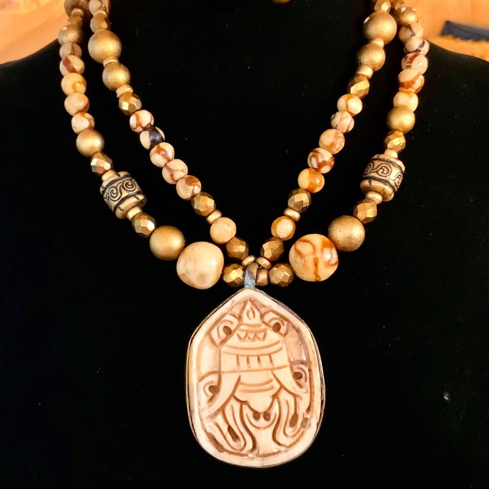 Handmade Vintage CARVED BONE - TIGER CORAL STATEMENT NECKLACE ⭐️NEW CONDITION